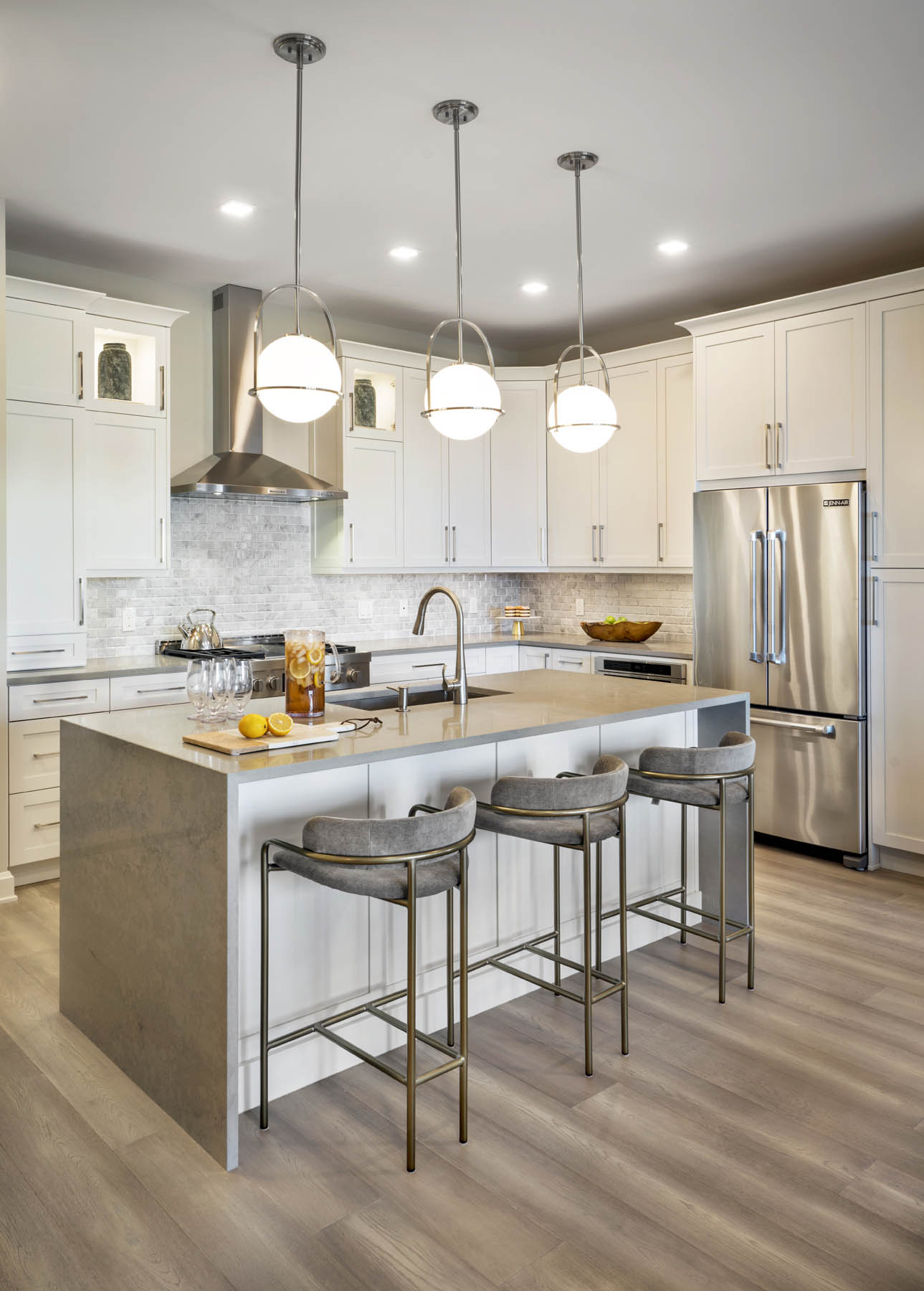 365-ocean-white-kitchen